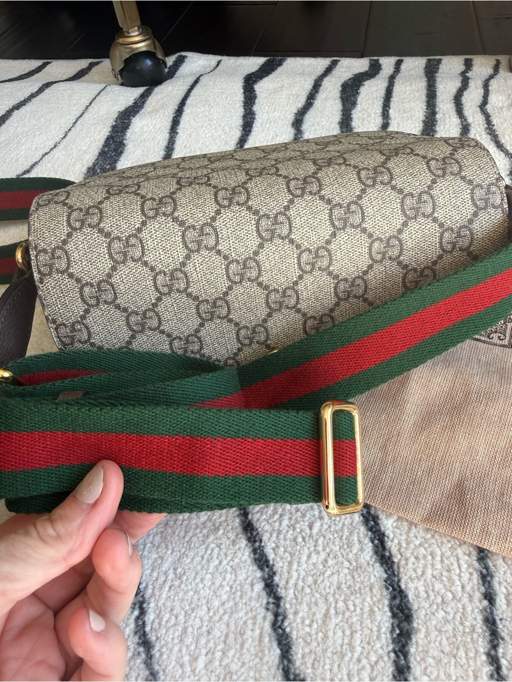 Authenticated Gucci Ophidia GG Supreme Mini Envelope Crossbody Bag Beige Ebony - Picture 14 of 15